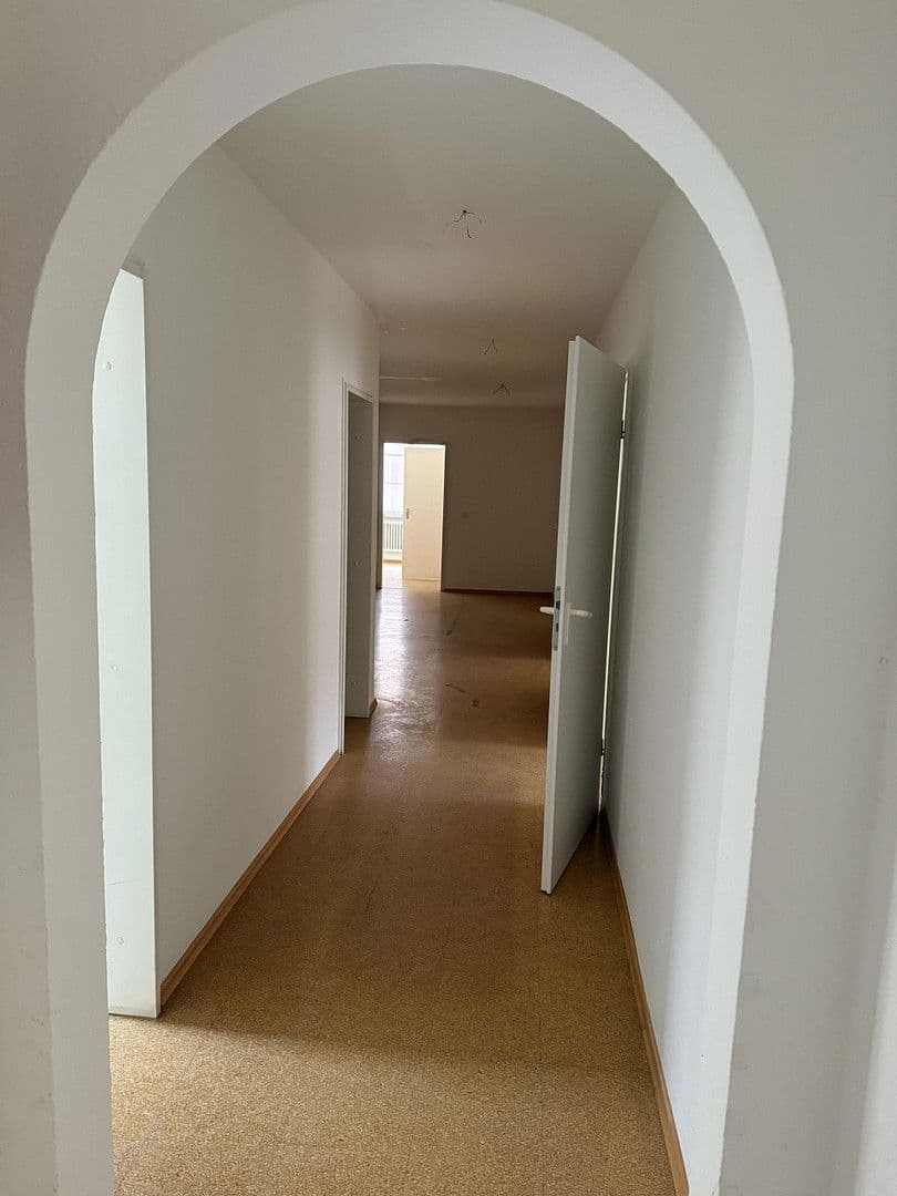 Pronájem bytu 6+1 136 m², Spitalstrasse 17, Ellwangen (Jagst), Bádensko-Württembersko Pronájem bytu 6+1 136 m², Spitalstrasse 17, Ellwangen (Jagst), Bádensko-Württembersko