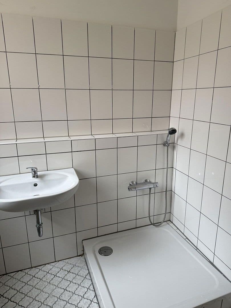 Pronájem bytu 6+1 136 m², Spitalstrasse 17, Ellwangen (Jagst), Bádensko-Württembersko Pronájem bytu 6+1 136 m², Spitalstrasse 17, Ellwangen (Jagst), Bádensko-Württembersko