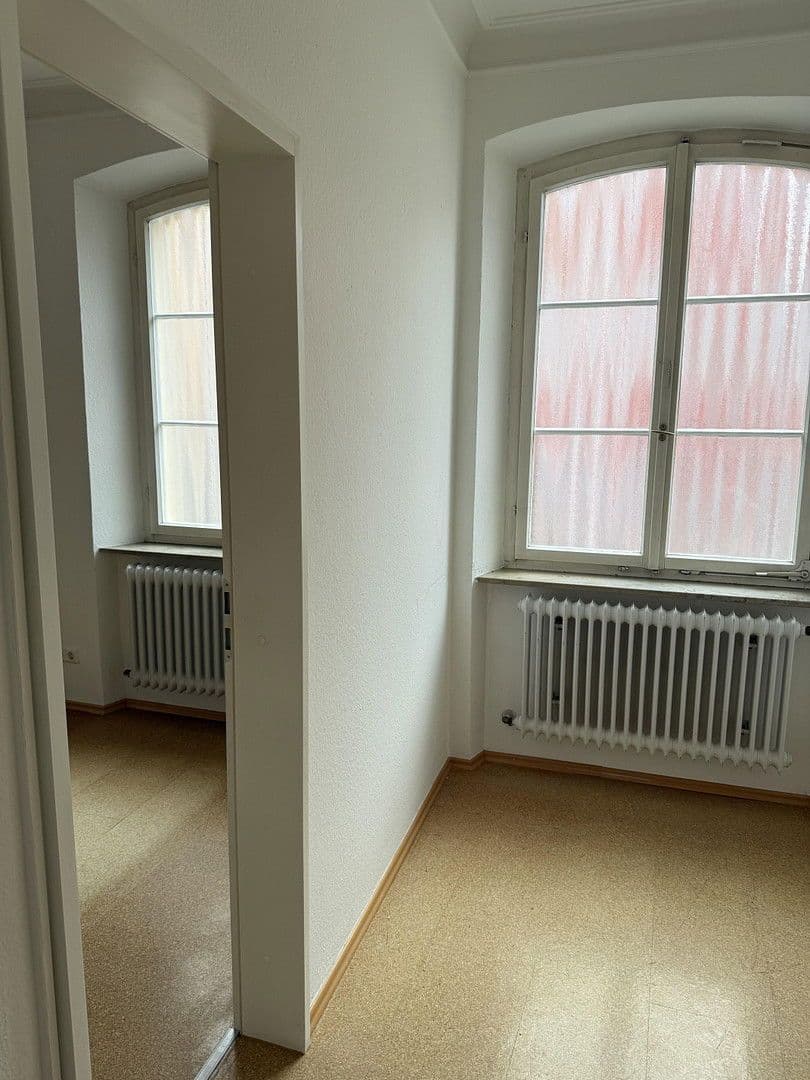 Pronájem bytu 6+1 136 m², Spitalstrasse 17, Ellwangen (Jagst), Bádensko-Württembersko Pronájem bytu 6+1 136 m², Spitalstrasse 17, Ellwangen (Jagst), Bádensko-Württembersko