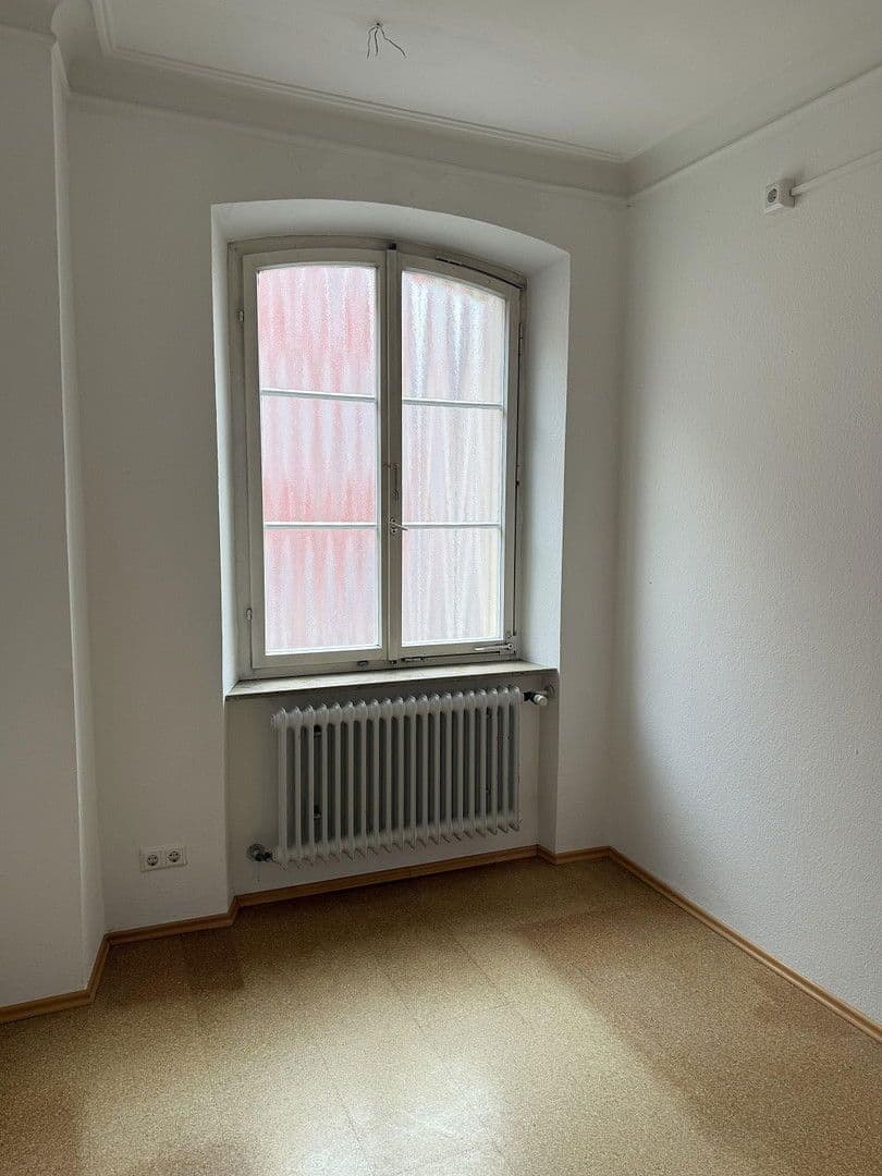 Pronájem bytu 6+1 136 m², Spitalstrasse 17, Ellwangen (Jagst), Bádensko-Württembersko Pronájem bytu 6+1 136 m², Spitalstrasse 17, Ellwangen (Jagst), Bádensko-Württembersko
