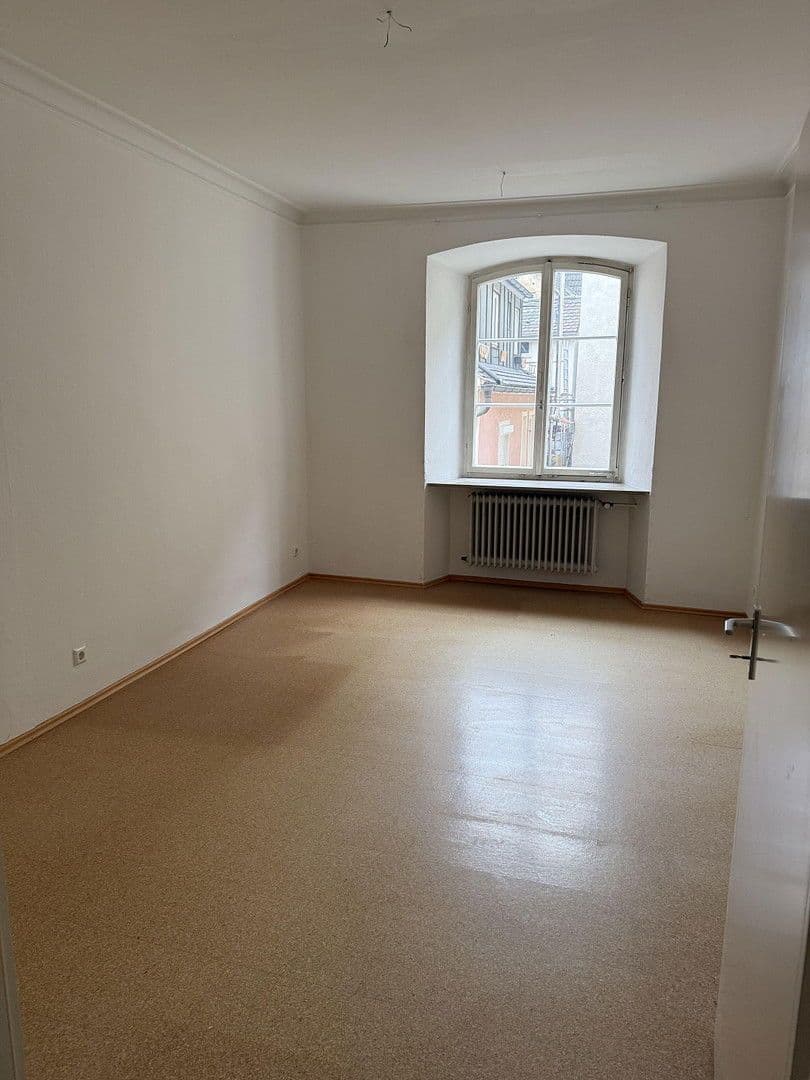Pronájem bytu 6+1 136 m², Spitalstrasse 17, Ellwangen (Jagst), Bádensko-Württembersko Pronájem bytu 6+1 136 m², Spitalstrasse 17, Ellwangen (Jagst), Bádensko-Württembersko