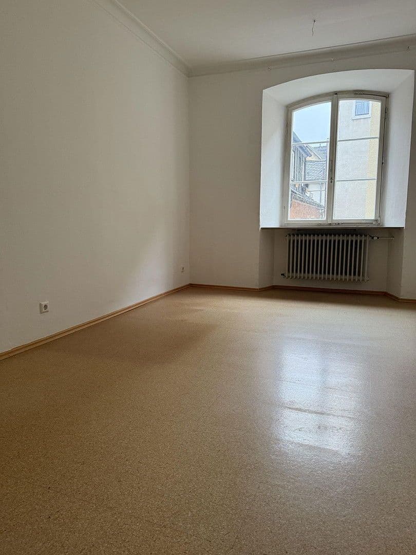 Pronájem bytu 6+1 136 m², Spitalstrasse 17, Ellwangen (Jagst), Bádensko-Württembersko Pronájem bytu 6+1 136 m², Spitalstrasse 17, Ellwangen (Jagst), Bádensko-Württembersko