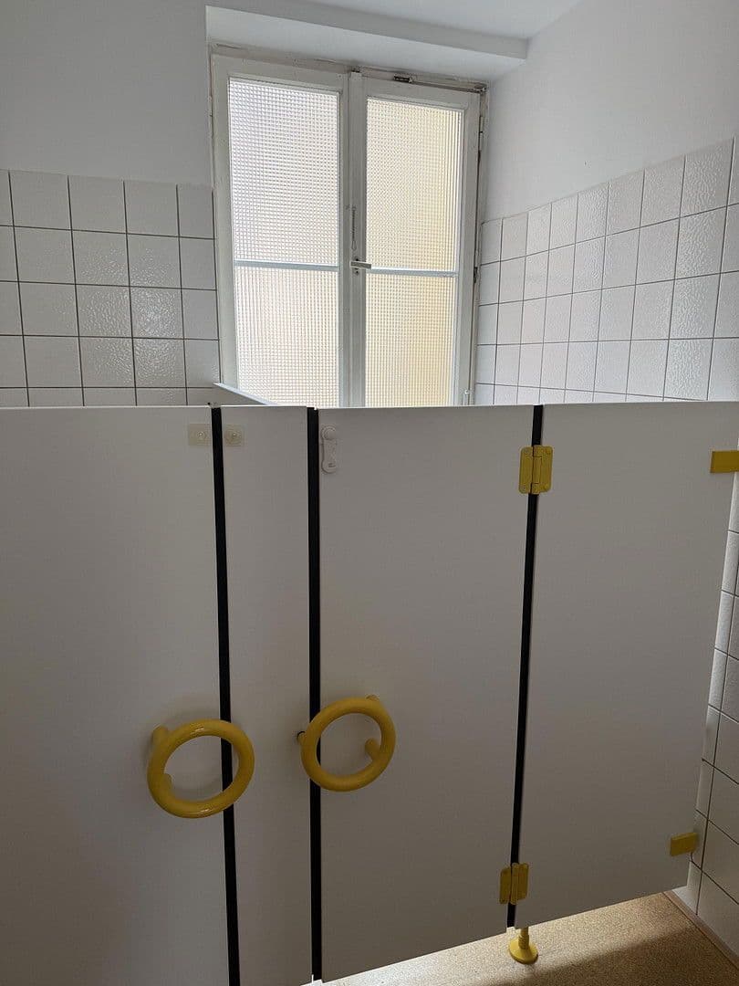 Pronájem bytu 6+1 136 m², Spitalstrasse 17, Ellwangen (Jagst), Bádensko-Württembersko Pronájem bytu 6+1 136 m², Spitalstrasse 17, Ellwangen (Jagst), Bádensko-Württembersko