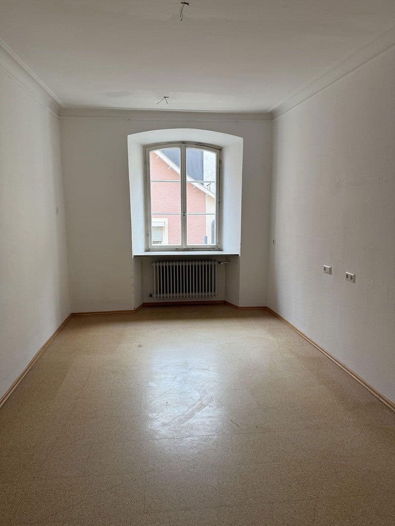 Pronájem bytu 6+1 136 m², Spitalstrasse 17, Ellwangen (Jagst), Bádensko-Württembersko Pronájem bytu 6+1 136 m², Spitalstrasse 17, Ellwangen (Jagst), Bádensko-Württembersko