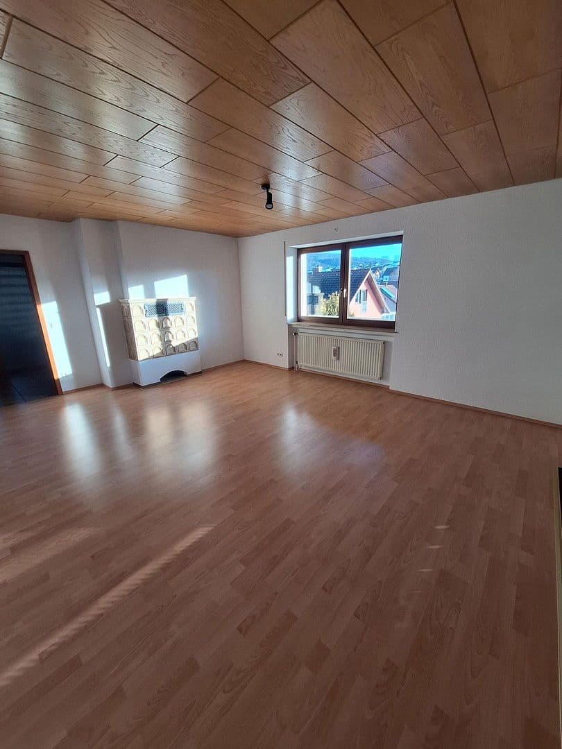 Pronájem bytu 3+1 105 m², Tuttlingen, Bádensko-Württembersko Pronájem bytu 3+1 105 m², Tuttlingen, Bádensko-Württembersko