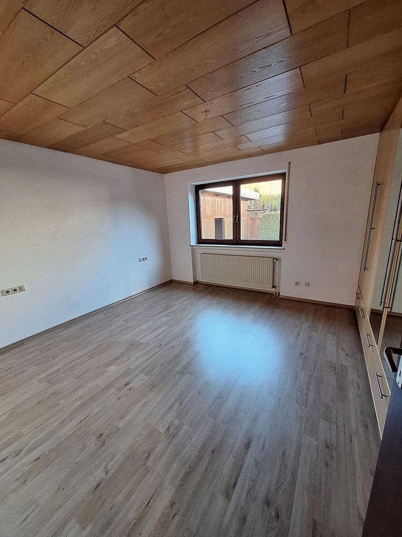 Pronájem bytu 3+1 105 m², Tuttlingen, Bádensko-Württembersko Pronájem bytu 3+1 105 m², Tuttlingen, Bádensko-Württembersko