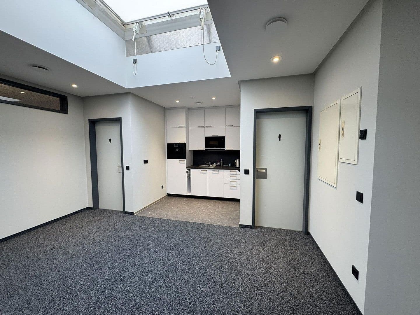 Pronájem nebytového prostoru 4.080 m², Dresden, Sasko Pronájem nebytového prostoru 4.080 m², Dresden, Sasko