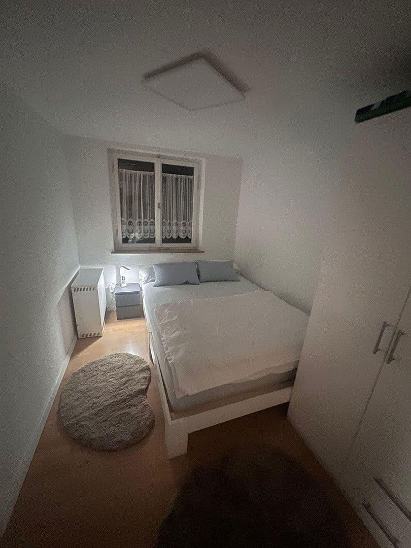 Pronájem bytu 1+1 10 m², Stuttgart, Bádensko-Württembersko Pronájem bytu 1+1 10 m², Stuttgart, Bádensko-Württembersko