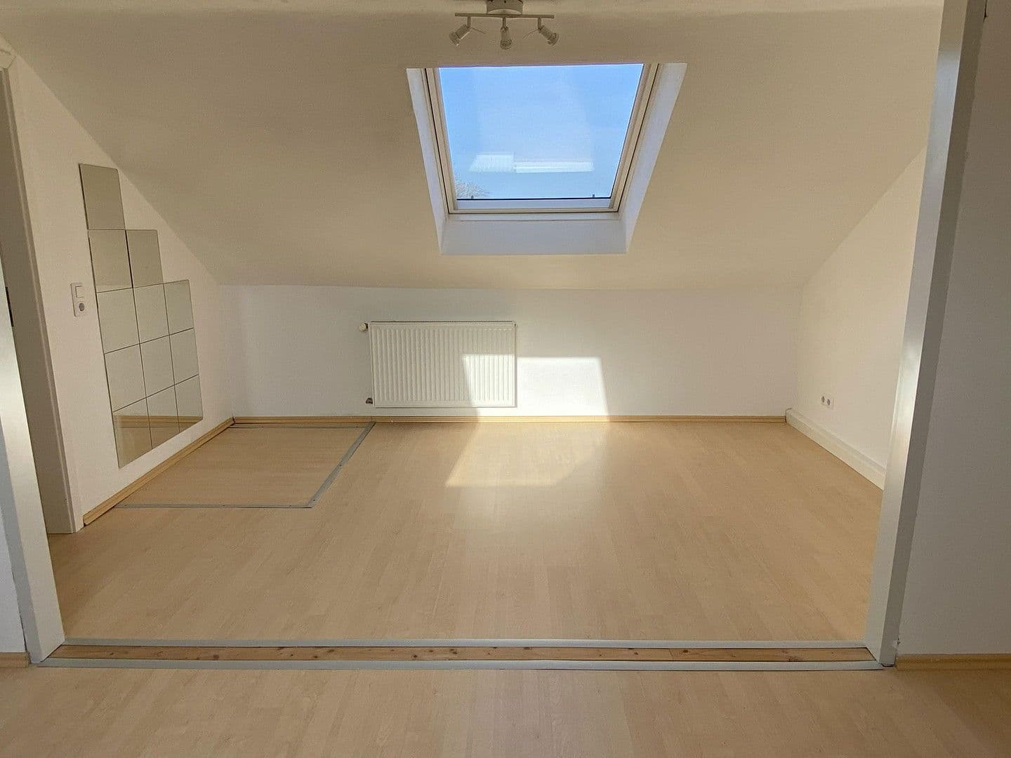 Pronájem bytu 5+1 95 m², Beethovenstraße 14, Hückeswagen, Severní Porýní-Vestfálsko Pronájem bytu 5+1 95 m², Beethovenstraße 14, Hückeswagen, Severní Porýní-Vestfálsko