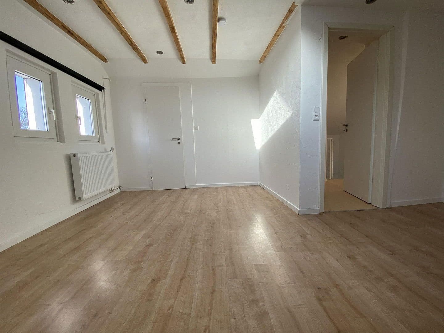 Pronájem bytu 5+1 95 m², Beethovenstraße 14, Hückeswagen, Severní Porýní-Vestfálsko Pronájem bytu 5+1 95 m², Beethovenstraße 14, Hückeswagen, Severní Porýní-Vestfálsko