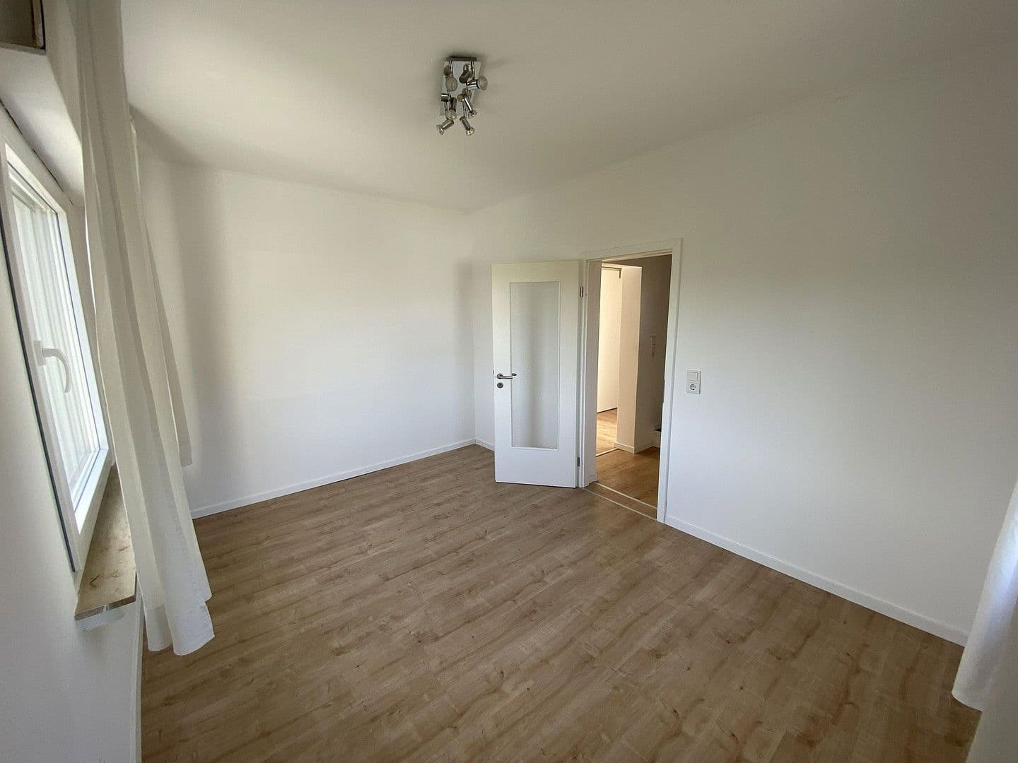 Pronájem bytu 5+1 95 m², Beethovenstraße 14, Hückeswagen, Severní Porýní-Vestfálsko Pronájem bytu 5+1 95 m², Beethovenstraße 14, Hückeswagen, Severní Porýní-Vestfálsko