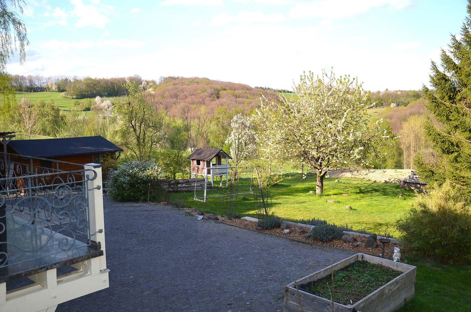 Prodej domu 350 m², pozemek 9.800 m², Dorfstraße 17, Breitscheid, Porýní-Falc Prodej domu 350 m², pozemek 9.800 m², Dorfstraße 17, Breitscheid, Porýní-Falc