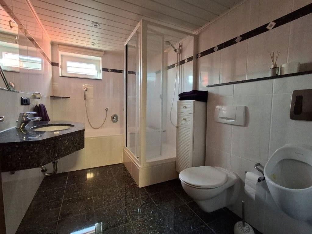 Prodej domu 228 m², pozemek 1.457 m², Schonungen, Bavorsko Prodej domu 228 m², pozemek 1.457 m², Schonungen, Bavorsko