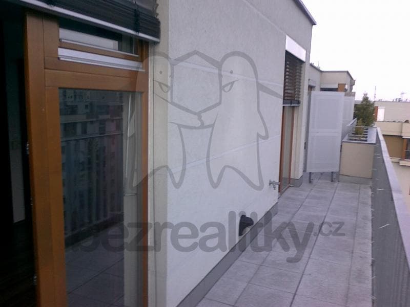 Pronájem bytu Garsoniéra 41 m², Pod Lipami, Praha, Praha Pronájem bytu Garsoniéra 41 m², Pod Lipami, Praha, Praha