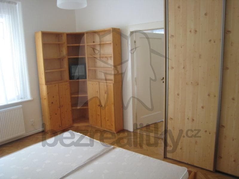 Pronájem bytu 3+1 69 m², Podolská, Praha, Praha Pronájem bytu 3+1 69 m², Podolská, Praha, Praha