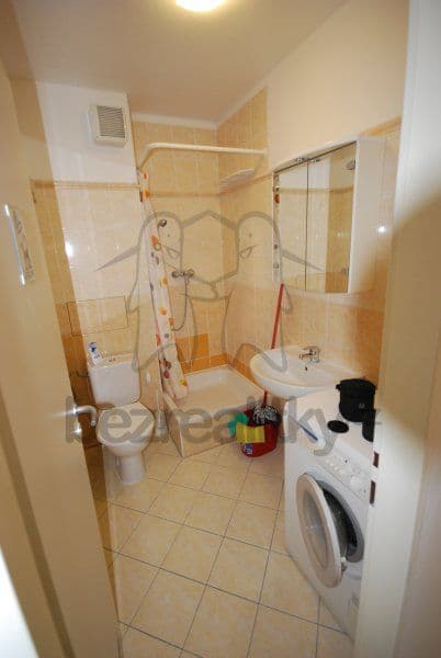 Pronájem bytu 1+kk 49 m², Za Mlýnem, Hostivice, Středočeský kraj Pronájem bytu 1+kk 49 m², Za Mlýnem, Hostivice, Středočeský kraj