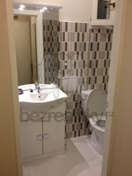 Pronájem bytu 2+kk 39 m², Kouřimská, Praha, Praha Pronájem bytu 2+kk 39 m², Kouřimská, Praha, Praha