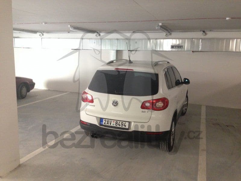 Pronájem garáže 15 m², Drahobejlova, Praha, Praha Pronájem garáže 15 m², Drahobejlova, Praha, Praha