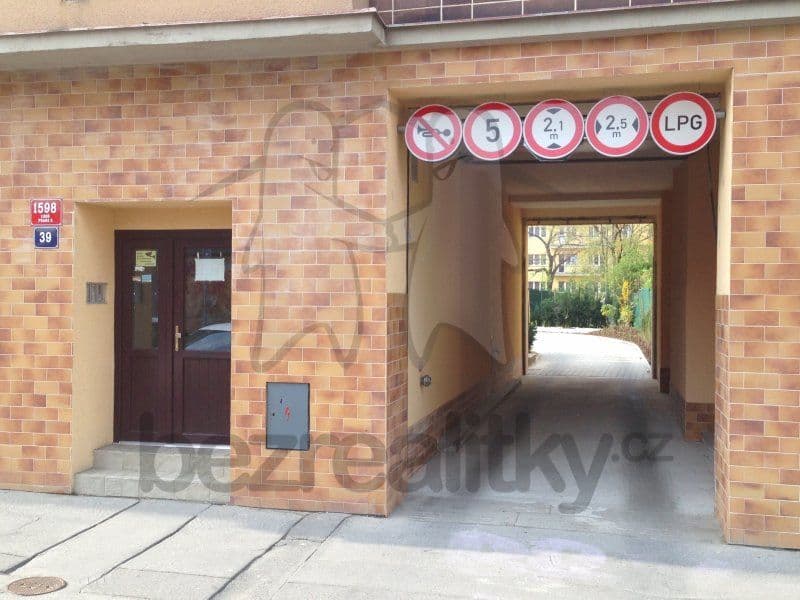 Pronájem garáže 15 m², Drahobejlova, Praha, Praha Pronájem garáže 15 m², Drahobejlova, Praha, Praha