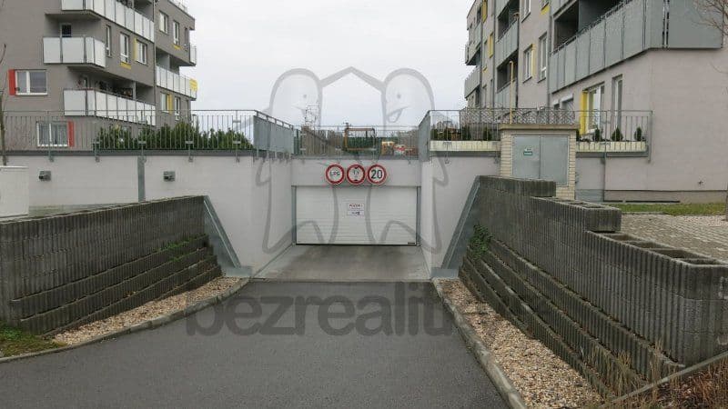 Pronájem garáže 14 m², Václava Trojana, Praha, Praha Pronájem garáže 14 m², Václava Trojana, Praha, Praha