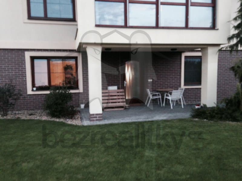 Pronájem bytu 2+1 57 m², Sadová, Statenice, Středočeský kraj Pronájem bytu 2+1 57 m², Sadová, Statenice, Středočeský kraj