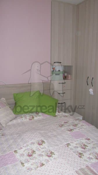 Pronájem bytu 2+kk 42 m², Humpolecká, Praha, Praha Pronájem bytu 2+kk 42 m², Humpolecká, Praha, Praha