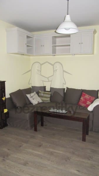 Pronájem bytu 2+kk 42 m², Humpolecká, Praha, Praha Pronájem bytu 2+kk 42 m², Humpolecká, Praha, Praha