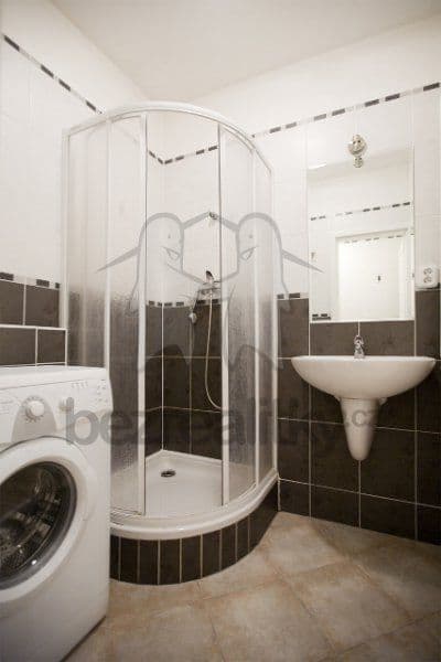 Pronájem bytu 1+kk 35 m², Plzeňská, Praha, Praha Pronájem bytu 1+kk 35 m², Plzeňská, Praha, Praha