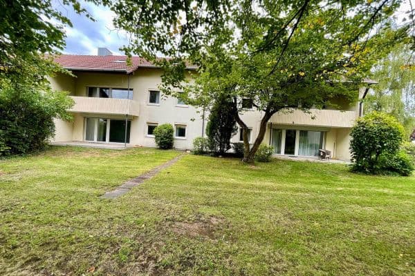 Prodej domu 554 m², pozemek 850 m², Spiegelgartenstr. 40, Herzogenaurach Prodej domu 554 m², pozemek 850 m², Spiegelgartenstr. 40, Herzogenaurach