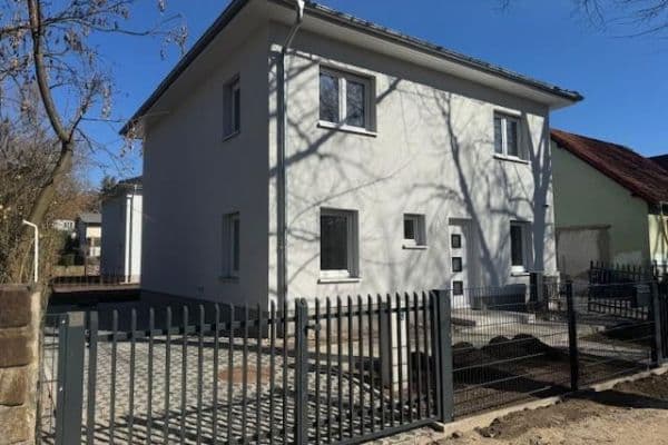 Pronájem domu 137 m², pozemek 300 m², Tiniusstr. 35, Berlin Pronájem domu 137 m², pozemek 300 m², Tiniusstr. 35, Berlin