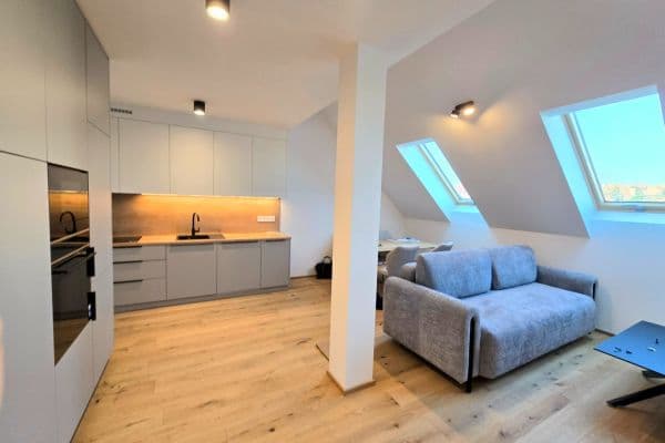 Prodej bytu 3+kk 84 m², Ruská, Praha Prodej bytu 3+kk 84 m², Ruská, Praha