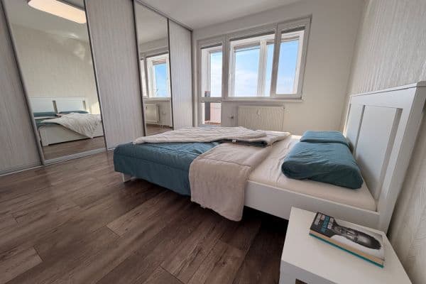 Pronájem bytu 3+1 77 m², Holíčska, Bratislava Pronájem bytu 3+1 77 m², Holíčska, Bratislava