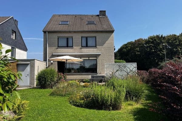 Prodej domu 152 m², pozemek 360 m², Auf Überhaaren 51, Aachen Prodej domu 152 m², pozemek 360 m², Auf Überhaaren 51, Aachen