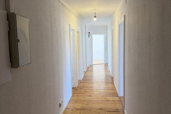 Pronájem bytu 4+1 120 m², Bucher Straße 97, Nürnberg Pronájem bytu 4+1 120 m², Bucher Straße 97, Nürnberg