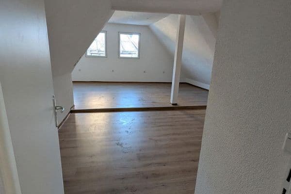 Pronájem bytu 3+1 90 m², Stetten a. H. Schwaigern Pronájem bytu 3+1 90 m², Stetten a. H. Schwaigern
