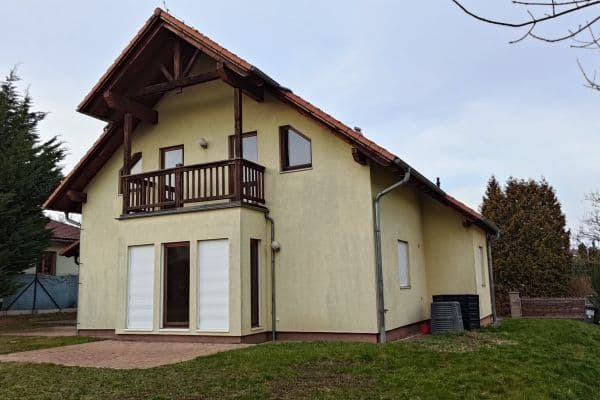 Prodej domu 180 m², pozemek 569 m², Prosincová, Praha Prodej domu 180 m², pozemek 569 m², Prosincová, Praha