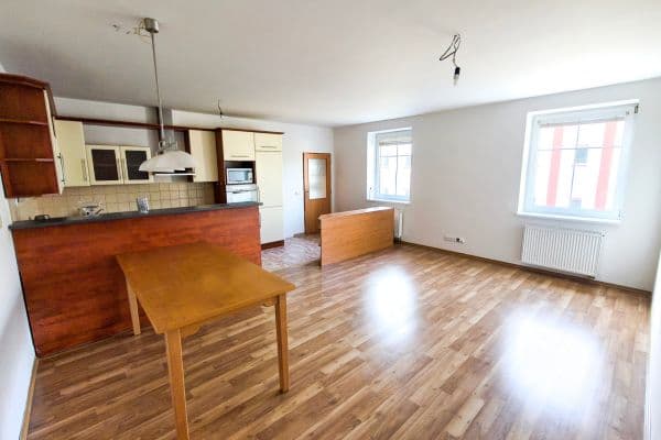 Prodej bytu 3+kk 86 m², Kaštanová, Milovice Prodej bytu 3+kk 86 m², Kaštanová, Milovice