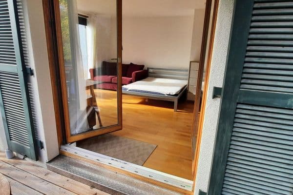 Pronájem bytu 1+1 35 m², Stuttgart, Bádensko-Württembersko Pronájem bytu 1+1 35 m², Stuttgart, Bádensko-Württembersko