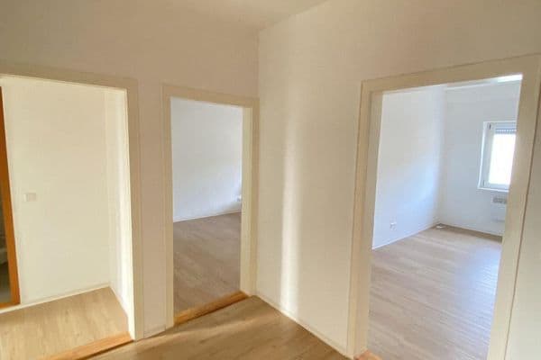 Pronájem bytu 3+1 85 m², Ettlingen Pronájem bytu 3+1 85 m², Ettlingen