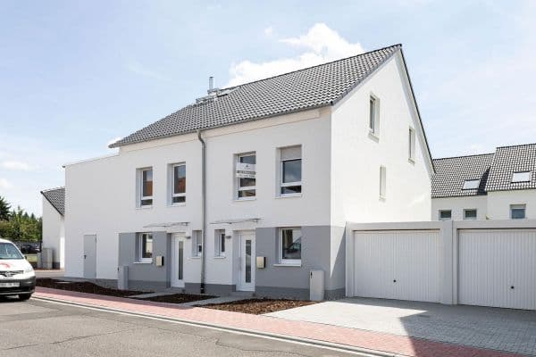 Prodej domu 141 m², pozemek 184 m², Dörfelsweg 99, Buseck Beuern Prodej domu 141 m², pozemek 184 m², Dörfelsweg 99, Buseck Beuern