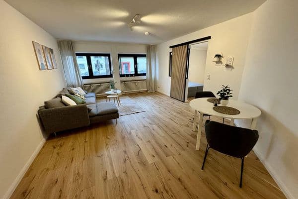 Pronájem bytu 2+1 55 m², Brühler Straße 237, Köln Pronájem bytu 2+1 55 m², Brühler Straße 237, Köln