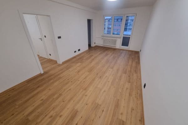 Pronájem bytu 3+1 75 m², Žerotínovo nám., Přerov Pronájem bytu 3+1 75 m², Žerotínovo nám., Přerov
