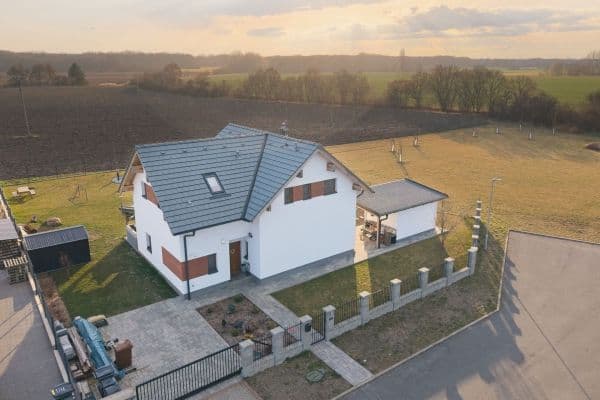 Prodej domu 136 m², pozemek 853 m², Západní, Kostomlaty nad Labem Prodej domu 136 m², pozemek 853 m², Západní, Kostomlaty nad Labem