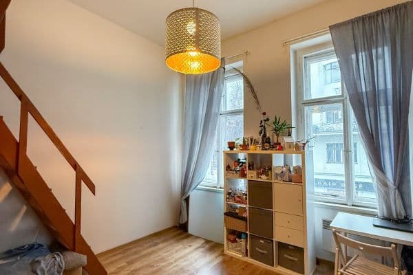 Pronájem bytu 1+1 42 m², Husitská, Praha Pronájem bytu 1+1 42 m², Husitská, Praha