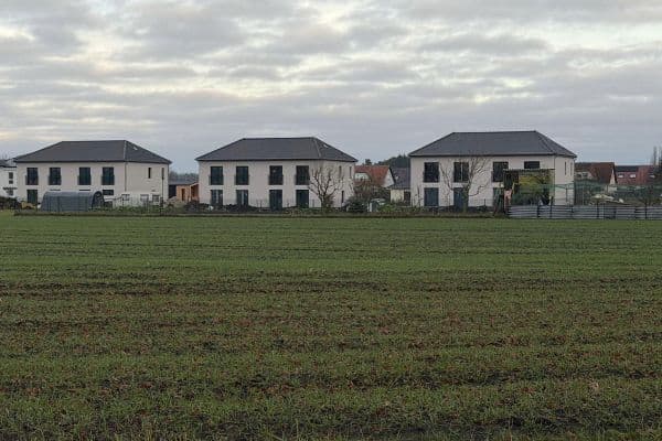 Pronájem domu 138 m², pozemek 350 m², Zossen, Braniborsko Pronájem domu 138 m², pozemek 350 m², Zossen, Braniborsko