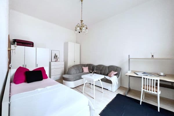 Pronájem bytu 1+kk 19 m², Londýnská, Praha Pronájem bytu 1+kk 19 m², Londýnská, Praha