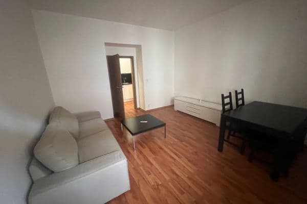 Pronájem bytu 2+1 60 m², Slovinská, Praha Pronájem bytu 2+1 60 m², Slovinská, Praha