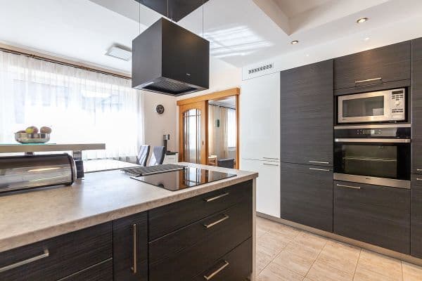 Prodej domu 230 m², pozemek 348 m², Svahová, Horoměřice Prodej domu 230 m², pozemek 348 m², Svahová, Horoměřice