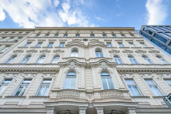 Pronájem kanceláře 128 m², Karlovo náměstí, Praha Pronájem kanceláře 128 m², Karlovo náměstí, Praha