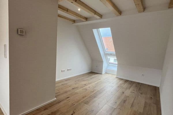 Pronájem bytu 3+1 58 m², Okenstraße 36, Nürnberg Pronájem bytu 3+1 58 m², Okenstraße 36, Nürnberg